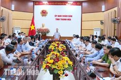Chủ tịch UBND tỉnh T&ocirc; Anh Dũng l&agrave;m việc với c&aacute;c nh&agrave; khoa học về đổi mới s&aacute;ng tạo v&agrave; chuyển đổi số
