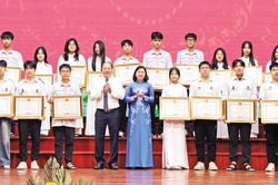 Nghị quyết 98: Động lực thúc đẩy phong trào thi đua “Dạy tốt, học tốt”