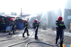 Tuyên truyền, hướng dẫn kỹ năng phòng cháy, chữa cháy tại chợ Hà Lam