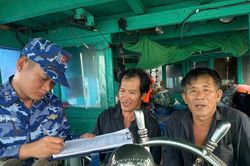 Vùng Cảnh sát biển 2 xử phạt chủ tàu cá gần 400 triệu đồng