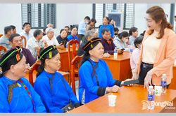 Nâng cao năng lực người có uy tín