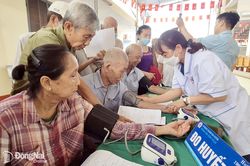 Cao điểm khám sức khỏe toàn dân