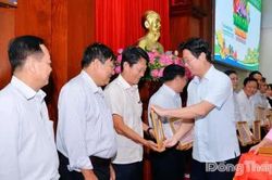 Khen thưởng 26 tập thể v&agrave; 44 c&aacute; nh&acirc;n tại Lễ hội Tr&aacute;i c&acirc;y Đồng Th&aacute;p lần thứ I