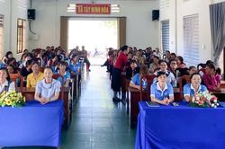 Hội Liên hiệp Phụ nữ xã Tây Ninh Hòa tổ chức tuyên truyền “Sống xanh từ thảo mộc quanh ta”