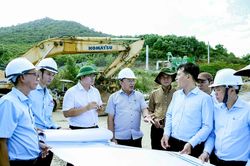 Đẩy nhanh giải phóng mặt bằng, bảo đảm nguồn vật liệu cho các dự án giao thông