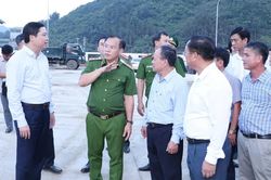 Thứ trưởng Bộ C&ocirc;ng an Nguyễn Văn Long kiểm tra c&aacute;c dự &aacute;n trường nội tr&uacute; bi&ecirc;n giới tại L&agrave;o Cai