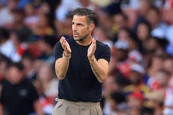 Cesc Fabregas khen ngợi sự kiên nhẫn của Arsenal dành cho Mikel Arteta khi tái ngộ Emirates