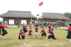 Bài cuối: Khai thác tài nguyên văn hóa bản địa