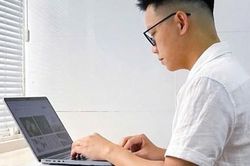Người trẻ xây dựng 'hồ sơ nghề nghiệp số'