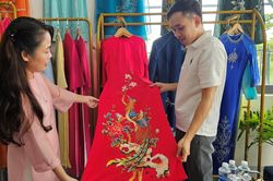 Áo dài vẽ tay