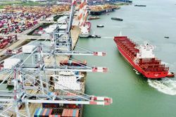 Khi cảng biển khai thác chung hạ tầng