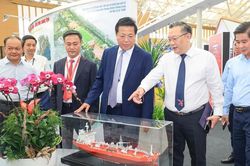 Bộ trưởng Trần Hồng Minh kêu gọi hiến tặng tư liệu, hiện vật lưu giữ lịch sử ngành