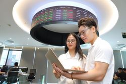 Chứng khoán phái sinh ngày 13/8: Chênh lệch âm mở rộng khi VN30-Index thử thách mốc 1.900 điểm