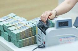 Tiền gửi dân cư lập kỷ lục, vượt 11 triệu tỷ đồng