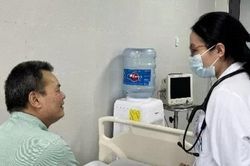 Ăn thịt chó giữa đợt nghỉ xạ trị, người đàn ông ung thư xuất huyết nguy kịch