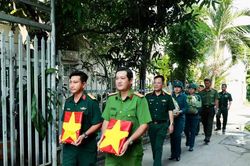 Nước mắt ngày các anh trở về qua những bức di ảnh