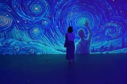 Khai mạc triển lãm bản quyền Van Gogh Timeless