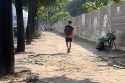 Vỉa h&egrave; đường Tố Hữu xuống cấp nghi&ecirc;m trọng