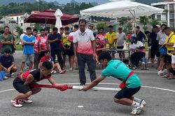 Sôi nổi tranh tài môn đẩy gậy, kéo co tại Đại hội Thể dục thể thao tỉnh lần thứ X