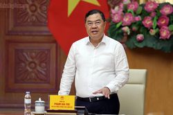 Tập trung th&uacute;c đẩy xuất khẩu v&agrave; cải thiện c&aacute;n c&acirc;n thương mại những th&aacute;ng cuối năm