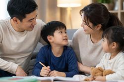 Chồng âm thầm gửi 500.000 đồng/tháng cho con riêng, vợ bức xúc rồi 'đứng hình' vì một câu hỏi