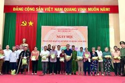 Kh&iacute; thế s&ocirc;i nổi tại Ng&agrave;y hội To&agrave;n d&acirc;n bảo vệ an ninh Tổ quốc năm 2026 tại phường H&ograve;a Lợi