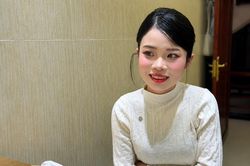 Mẹ trẻ đánh đổi sinh tử để sinh con, bật khóc khi sữa về không thể cho con bú
