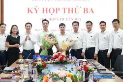 Đồng ch&iacute; Ho&agrave;ng Anh T&uacute; được bầu l&agrave;m Chủ tịch HĐND x&atilde; B&aacute;t Tr&agrave;ng