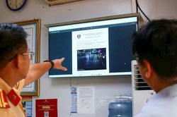Camera AI x&oacute;a dần t&acirc;m l&yacute; 'n&eacute; CSGT' tr&ecirc;n đường phố H&agrave; Nội