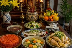 Mùng 1/7 âm, đừng chỉ nghĩ mâm cúng có gì: Từng món ăn còn gửi gắm một lời cầu mong