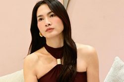 Siêu mẫu Anh Thư tái xuất gây chú ý