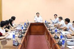 Việt Nam đặt mục tiêu đưa tỷ số giới tính khi sinh xuống dưới 106 vào năm 2035