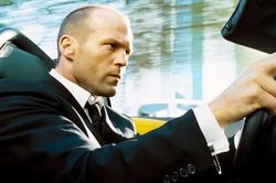 Siêu sao hành động Jason Statham tái xuất với siêu phẩm mới 'Tàu buôn người'