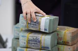 Tội vận chuyển trái phép hàng hóa, tiền tệ qua biên giới
