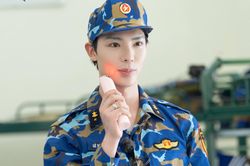 Erik bị nhắc nhở ở Sao nhập ngũ