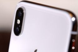 iPhone X thành đồ cổ