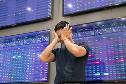 VN-Index bị 'thổi bay' gần 37 điểm