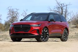 Ford sẽ chuyển dây chuyền sản xuất từ Trung Quốc về Mỹ từ năm 2030