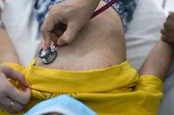 Căn bệnh tấn công não bộ, bé trai 9 tuổi hôn mê chỉ sau 2 ngày