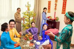 Gia đình đổi thay, chính sách cần đi trước
