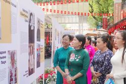 Xây dựng chuẩn mực con người trong giai đoạn mới