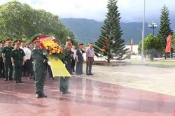 Lấy mẫu sinh phẩm xác định danh tính 97 hài cốt liệt sĩ tại Nghĩa trang Liệt sĩ xã Krông Bông