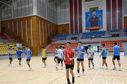Đội tuyển bóng chuyền nam QĐND Việt Nam nỗ lực tập luyện