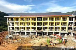 Trung đoàn 877 (Bộ CHQS tỉnh Tuyên Quang) góp sức dựng trường nơi biên giới Pà Vầy Sủ