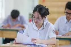 Nhiều ý kiến quanh việc Bộ GD-ĐT lấy ý kiến thi vào lớp 10 chỉ 2 môn Toán và Ngữ văn