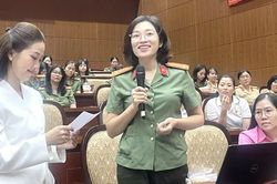 Phụ nữ Công an TPHCM học cách quản trị cảm xúc, giữ lửa hạnh phúc