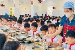 Công khai bữa ăn học sinh, tăng quyền giám sát của phụ huynh
