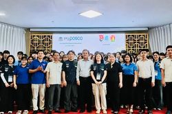 Đoàn tình nguyện POSCO Beyond hỗ trợ giáo dục phường Phú Mỹ