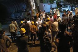Sập đường hầm đang xây dựng ở Ấn Độ, 7 công nhân tử vong