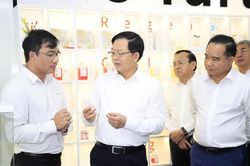 Đại học Quốc gia TPHCM cần hướng tới l&agrave;m chủ c&ocirc;ng nghệ l&otilde;i